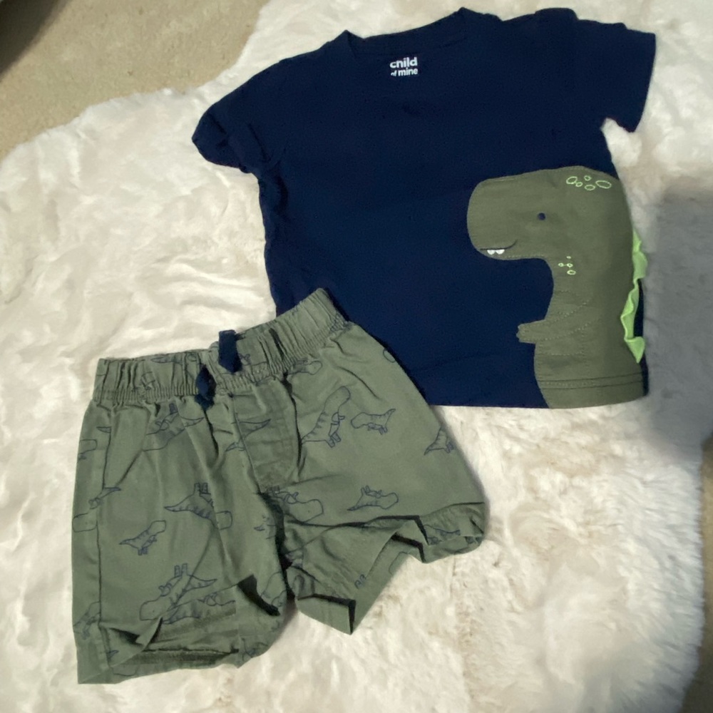 🐠2/$10🐠 Baby boys 2 piece dinosaur 🦕 set.